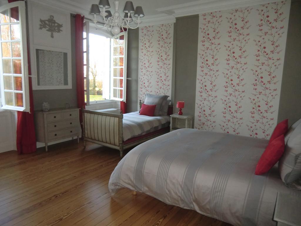 Chateau De Maillot Hotel Bonneville-la-Louvet Room photo